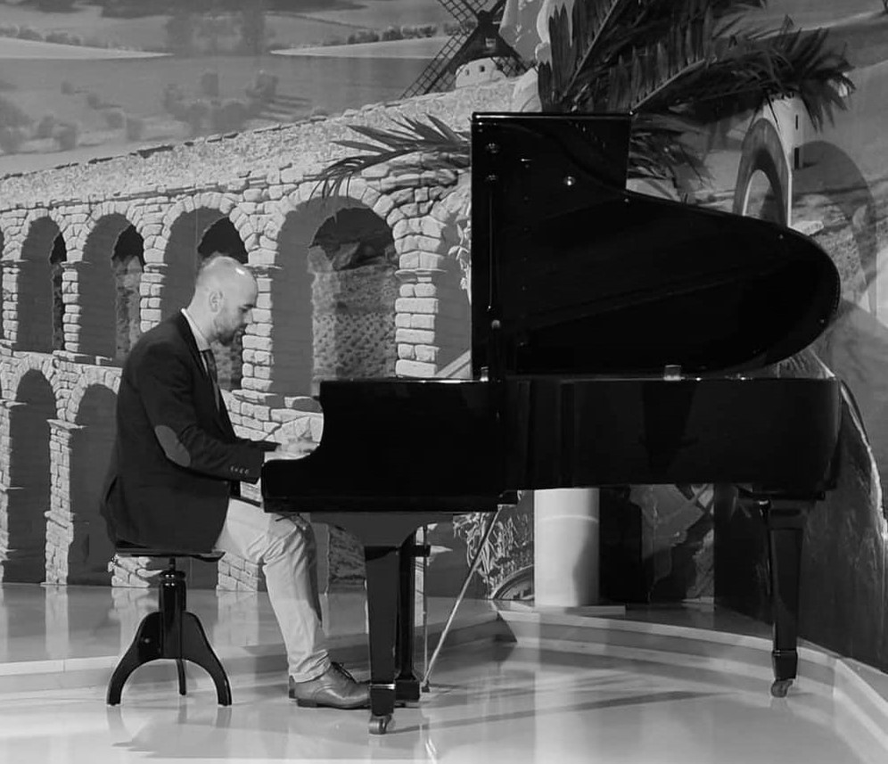 Pianista del grupo de jazz de Madrid Café Paris